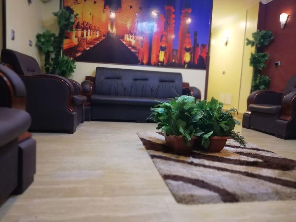 My Hotel Kaherah Luaran gambar